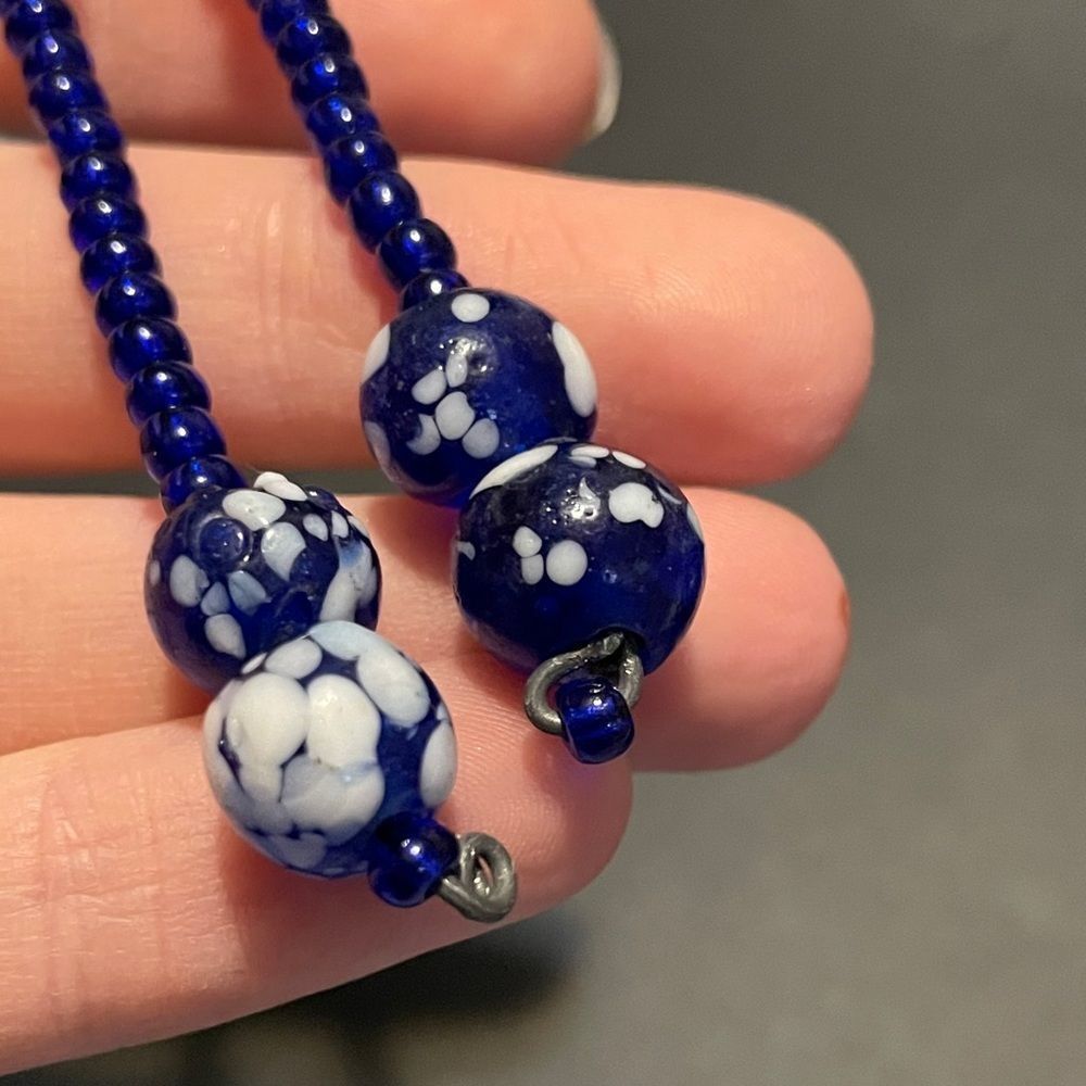 Handmade blue bead earrings - Picture 5 of 11